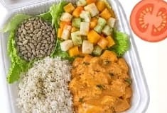 Charola Shinari con pollo, arroz y verduras